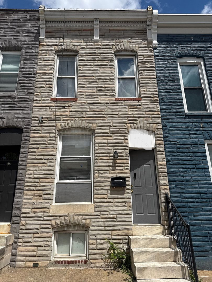 2599 E Madison St - Photo 2 of 6
