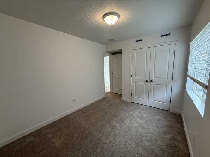 1545 W Bravo Dr - Photo 6 of 17