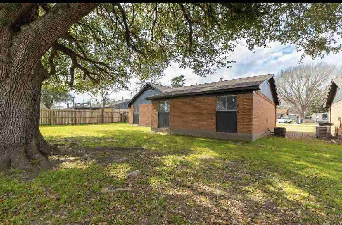 889 Lake St #890A