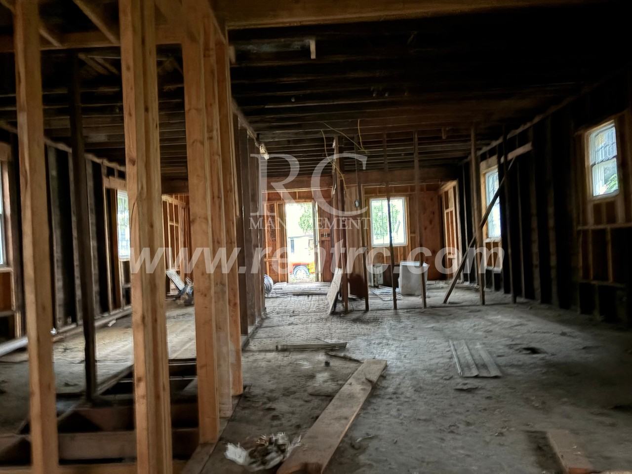 719 E Mccracken Ave #NA - Photo 3 of 5