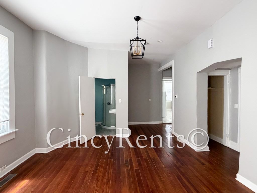 2225 Washington Ave #1 - Photo 3 of 19