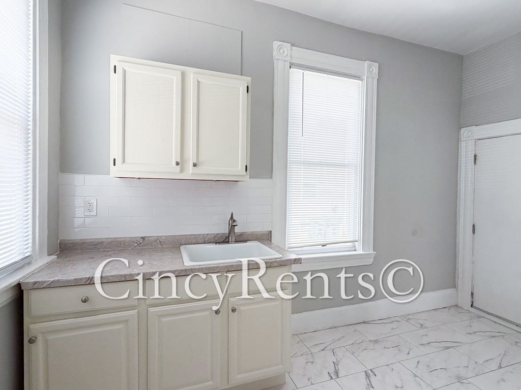 2225 Washington Ave #1 - Photo 6 of 19