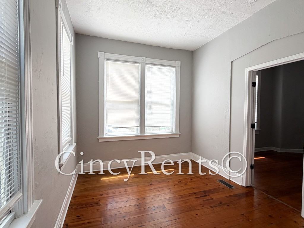 2225 Washington Ave #1 - Photo 7 of 19