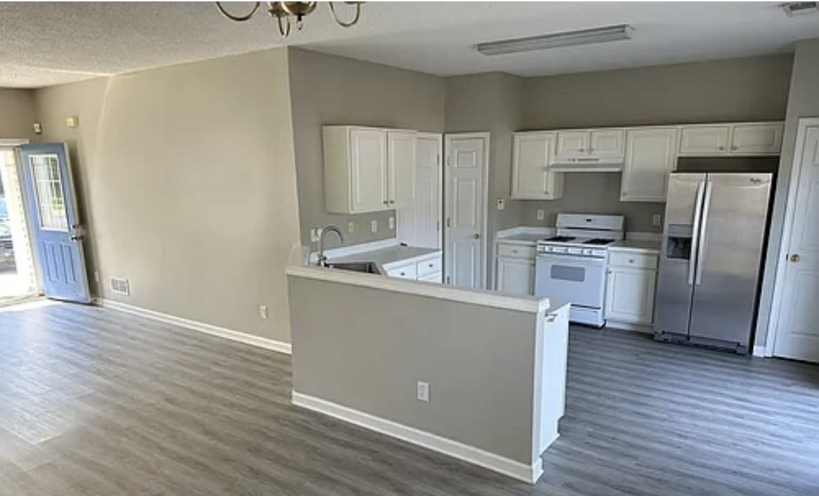 1725 Taynton Cir Nw #NA - Photo 2 of 9