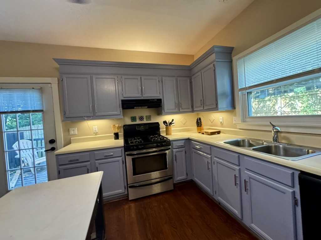 607 Rosalia St Se - Photo 6 of 20