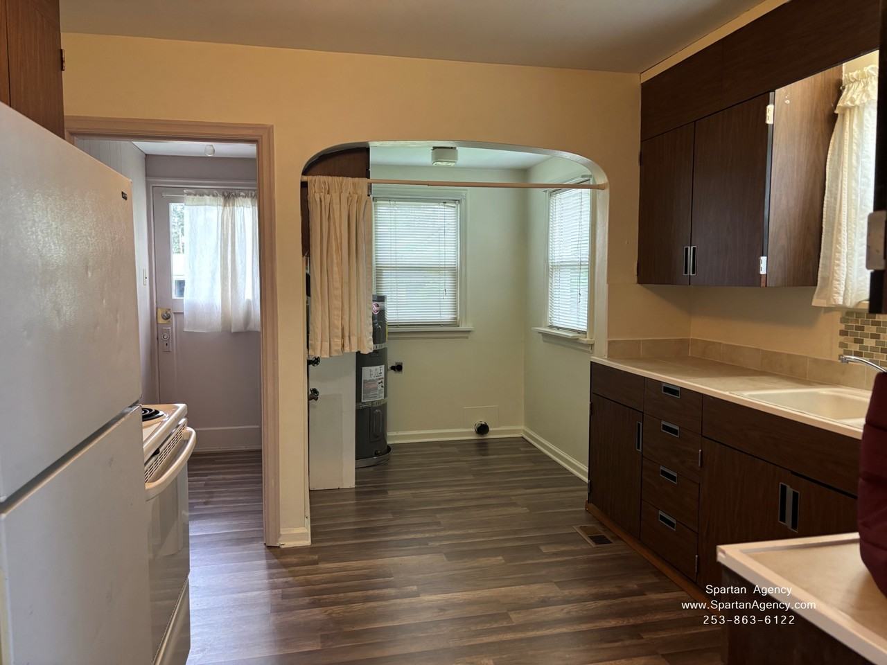 335 3rd St Se #1 - Photo 3 of 16