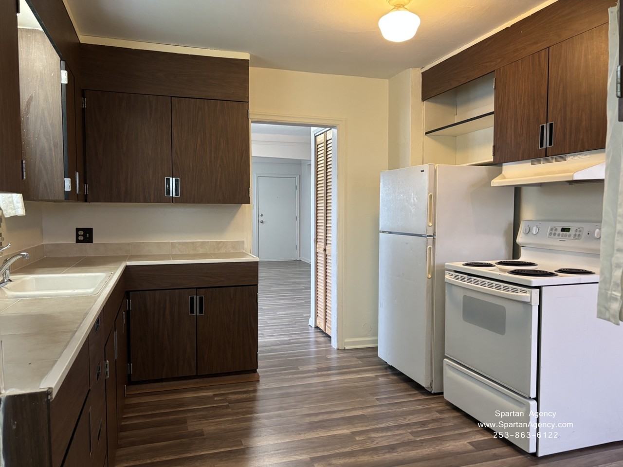 335 3rd St Se #1 - Photo 5 of 16