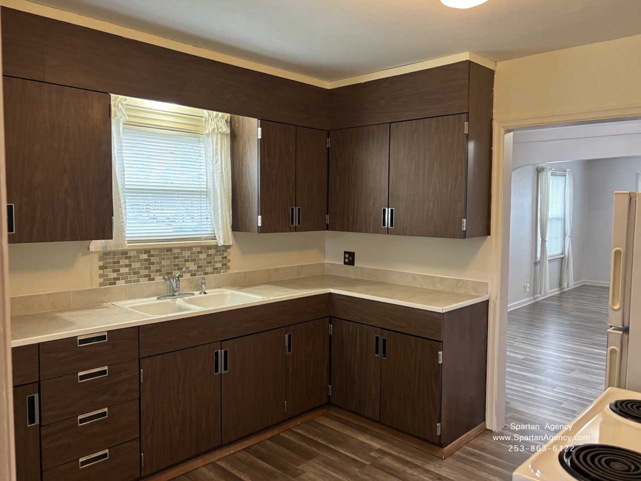 335 3rd St Se #1 - Photo 7 of 16