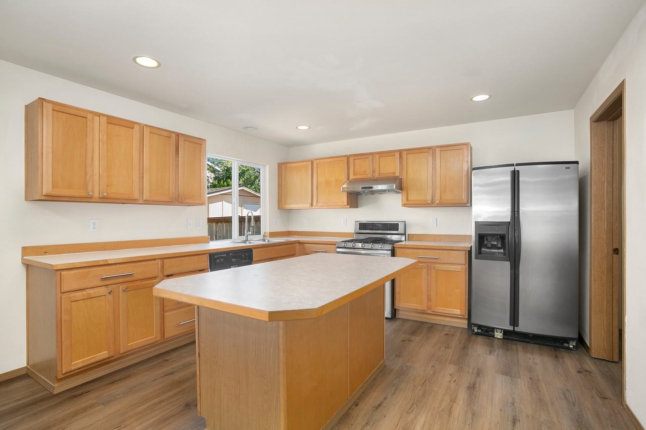 12530 Se 299th Pl #NA - Photo 2 of 15