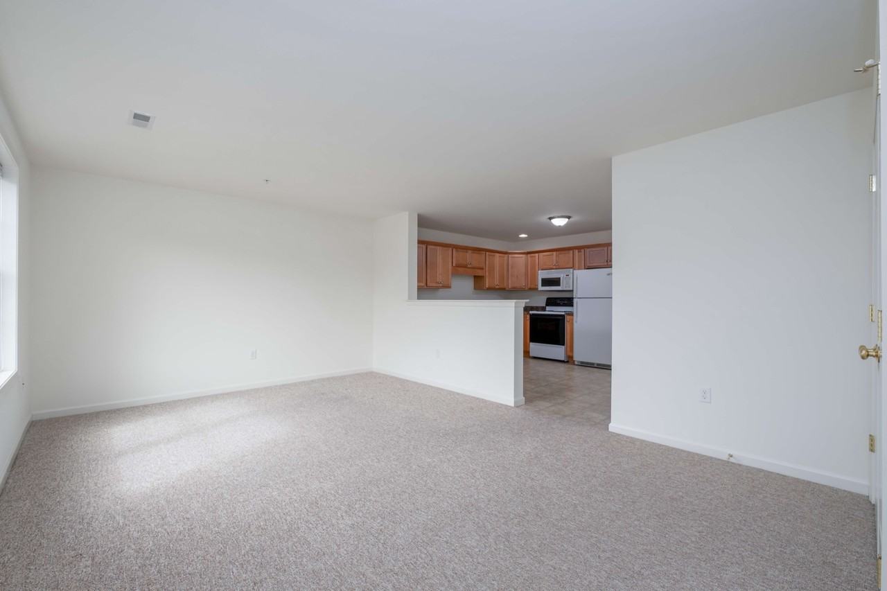 301 College Manor Ave - Photo 3 of 12