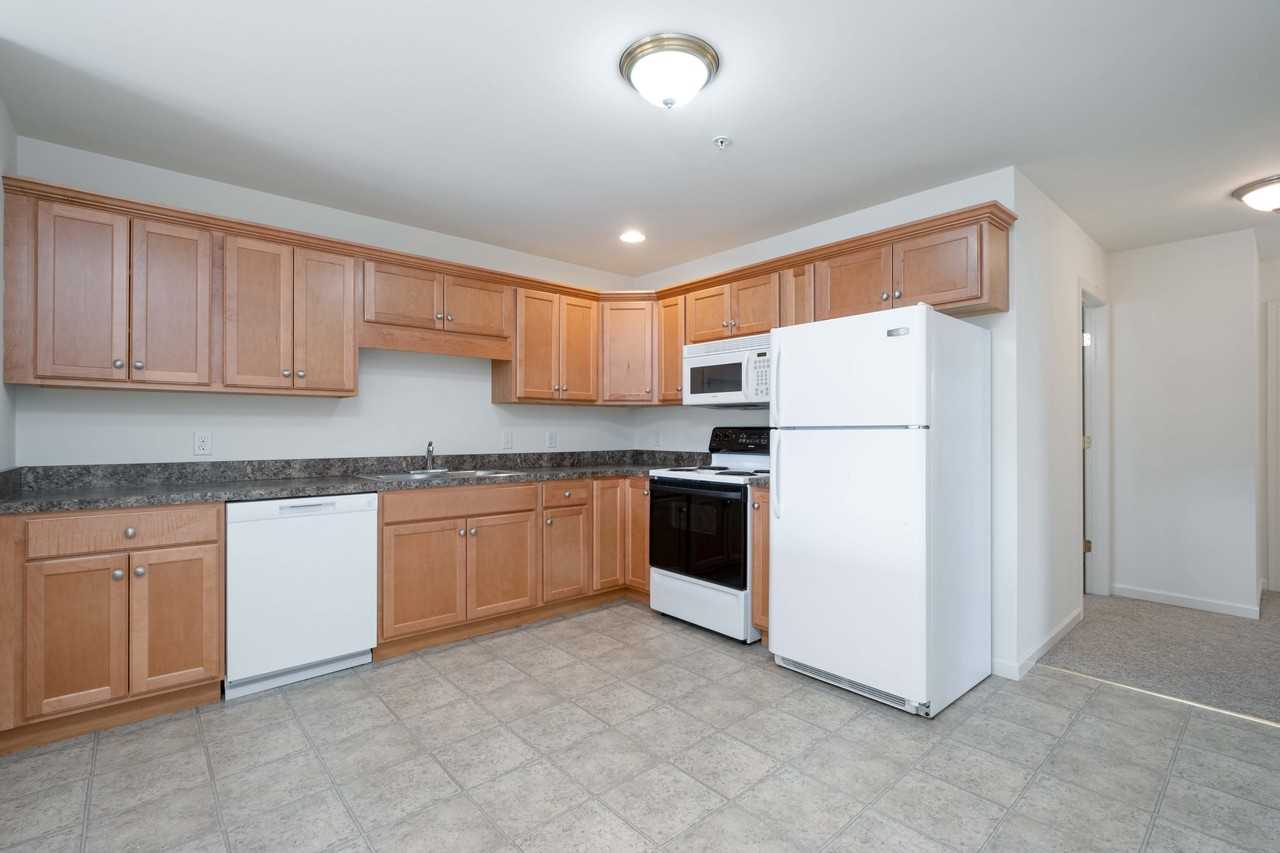 301 College Manor Ave - Photo 4 of 12