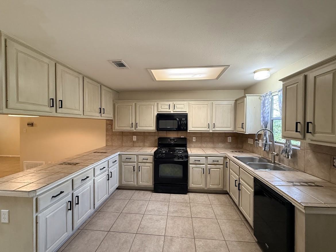 7907 Dunn St #NA - Photo 2 of 21