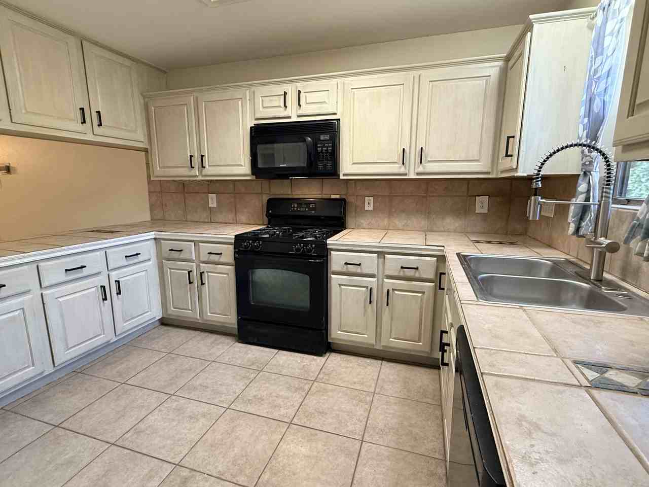 7907 Dunn St #NA - Photo 3 of 21