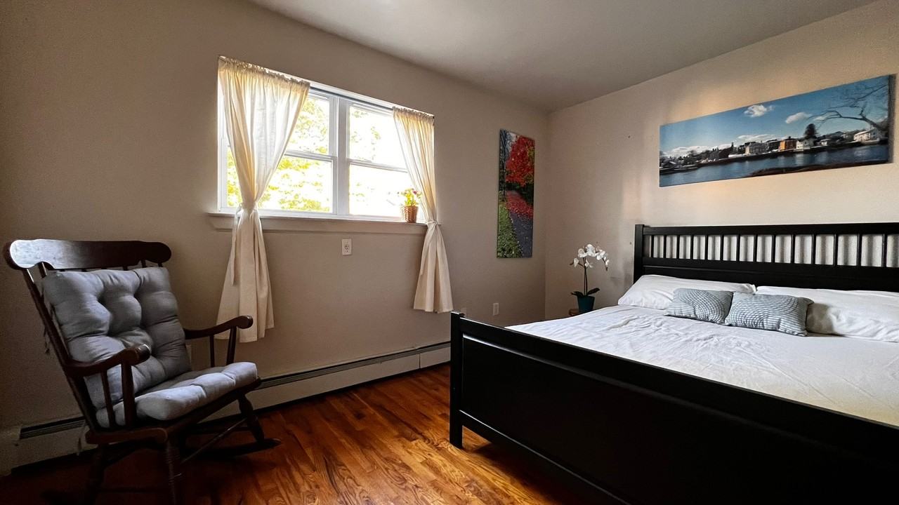 400 Montauk Ave #2 - Photo 2 of 4