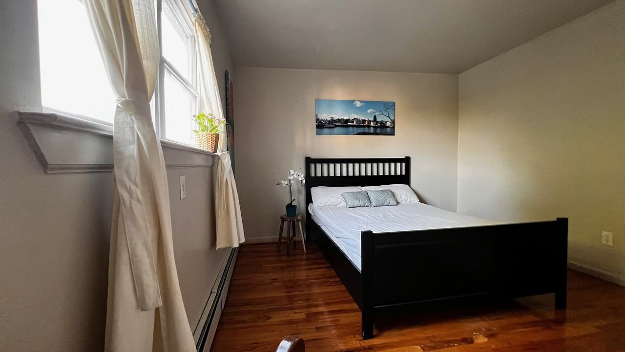 400 Montauk Ave #2 - Photo 4 of 4