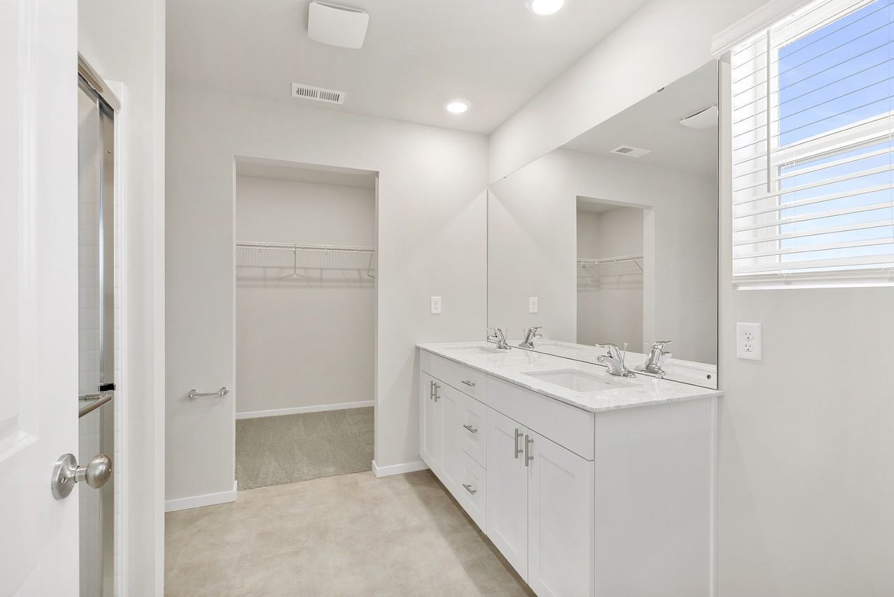 1389 Sw Pendleton Way #NA - Photo 5 of 33