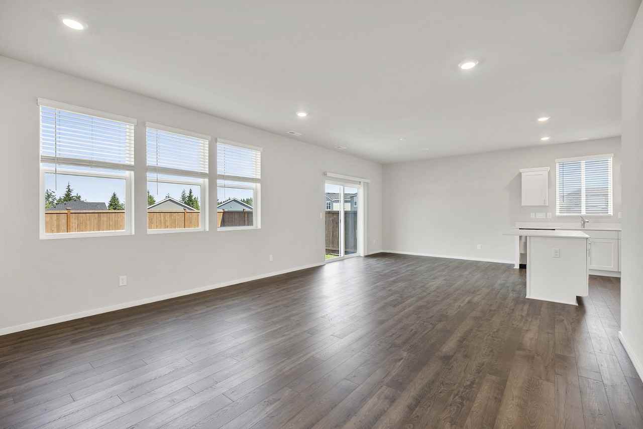 1389 Sw Pendleton Way #NA - Photo 7 of 33
