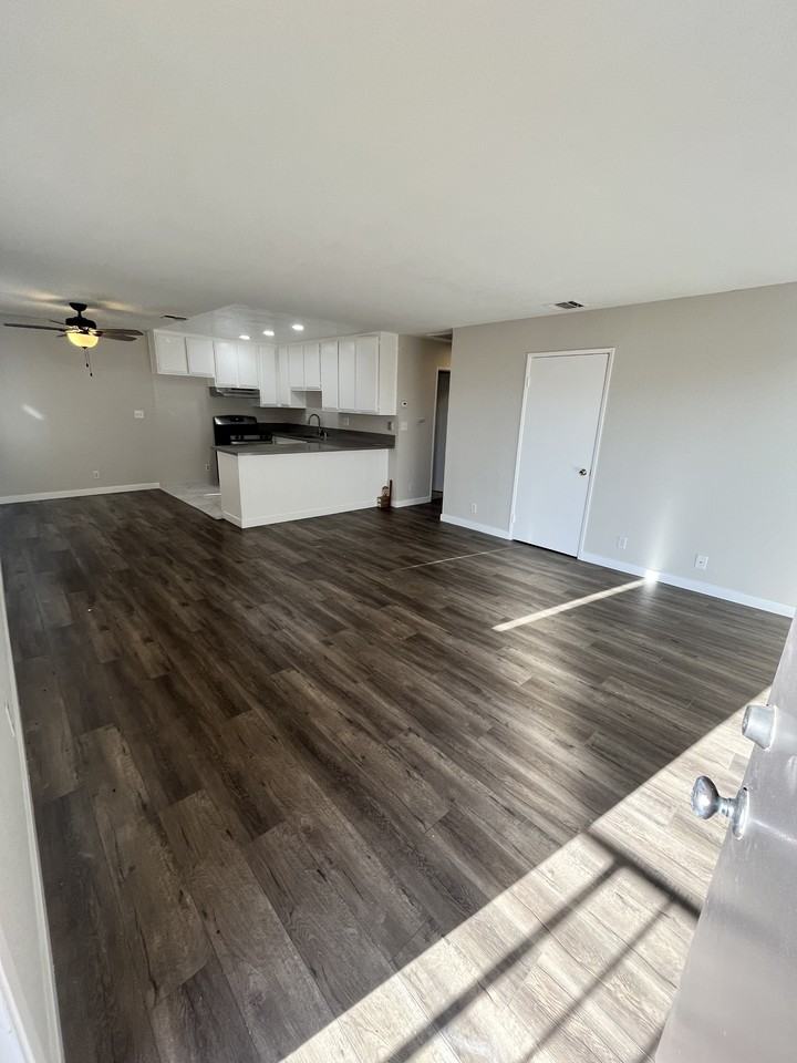 623 E Cedar Ave #J - Photo 5 of 22