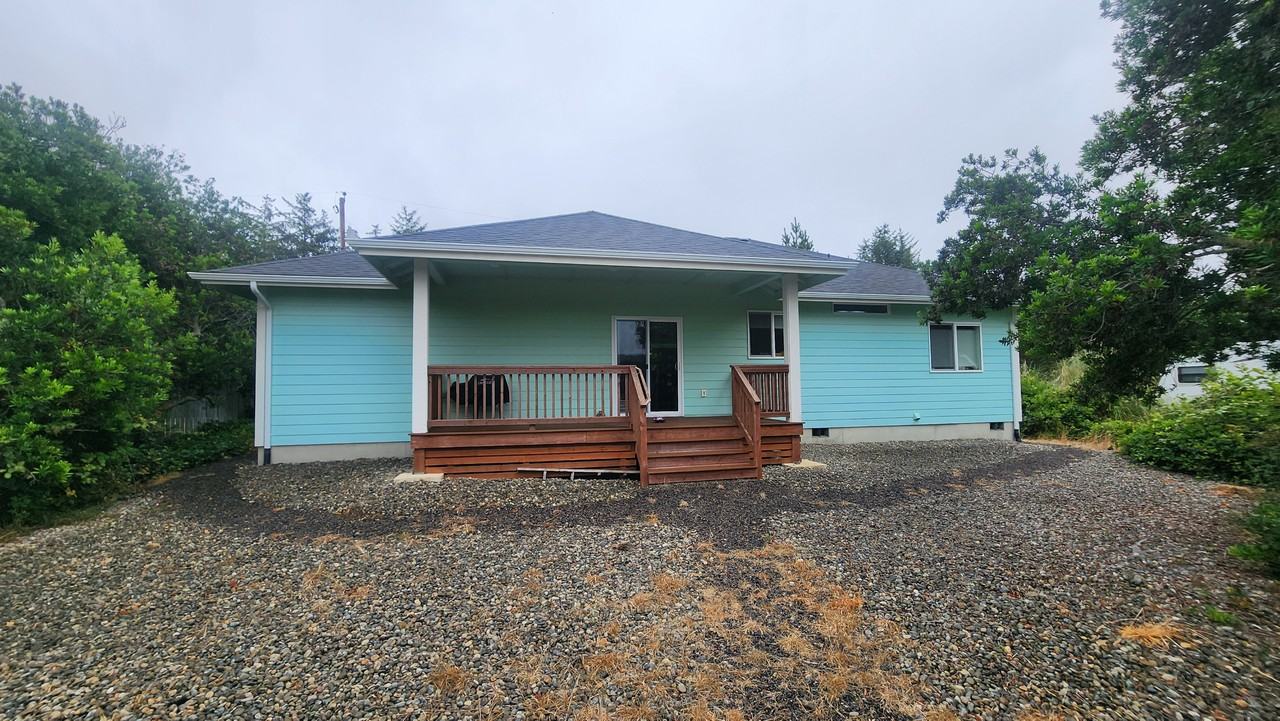 109 N Port Loop Nw #NA - Photo 2 of 6