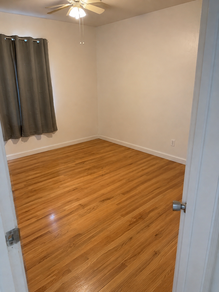 2124 N 21st St #A - Photo 5 of 10