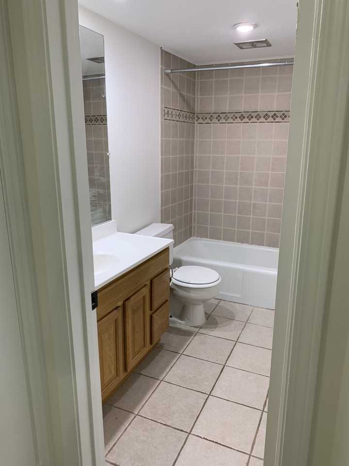 1233 Chamberlain Dr - Photo 4 of 8