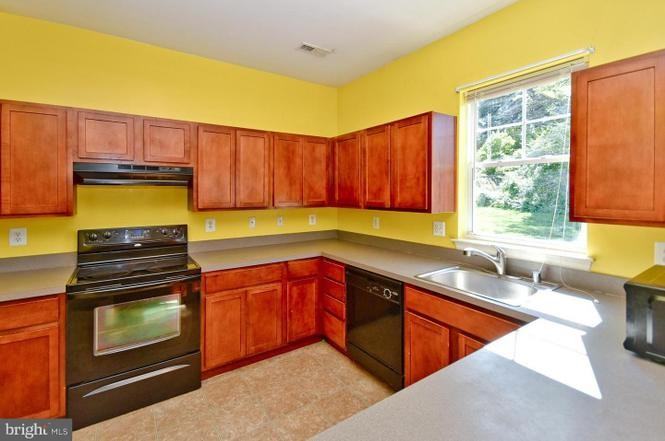 4861 F St Se #1 - Photo 5 of 6