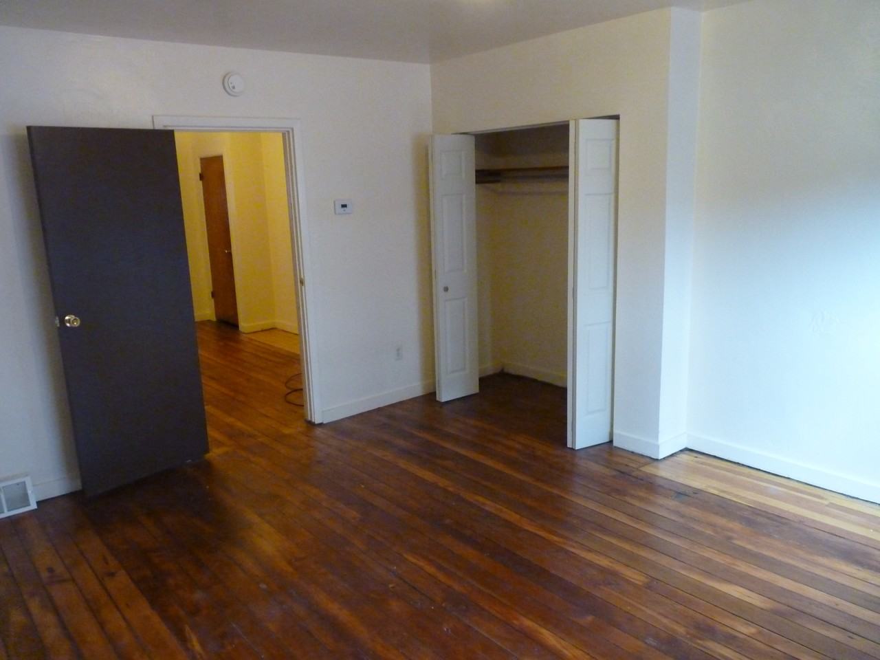 134 S 25th St #1stFL - Photo 4 of 5