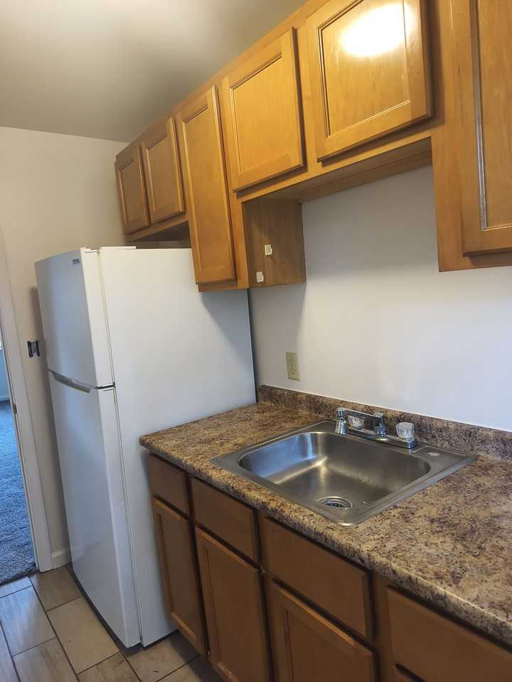 29 Corbin Ct #2 - Photo 5 of 7