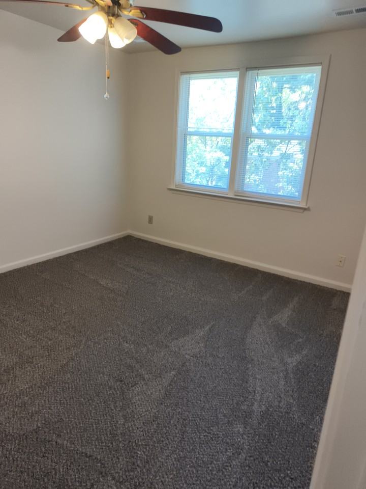 29 Corbin Ct #2 - Photo 6 of 7