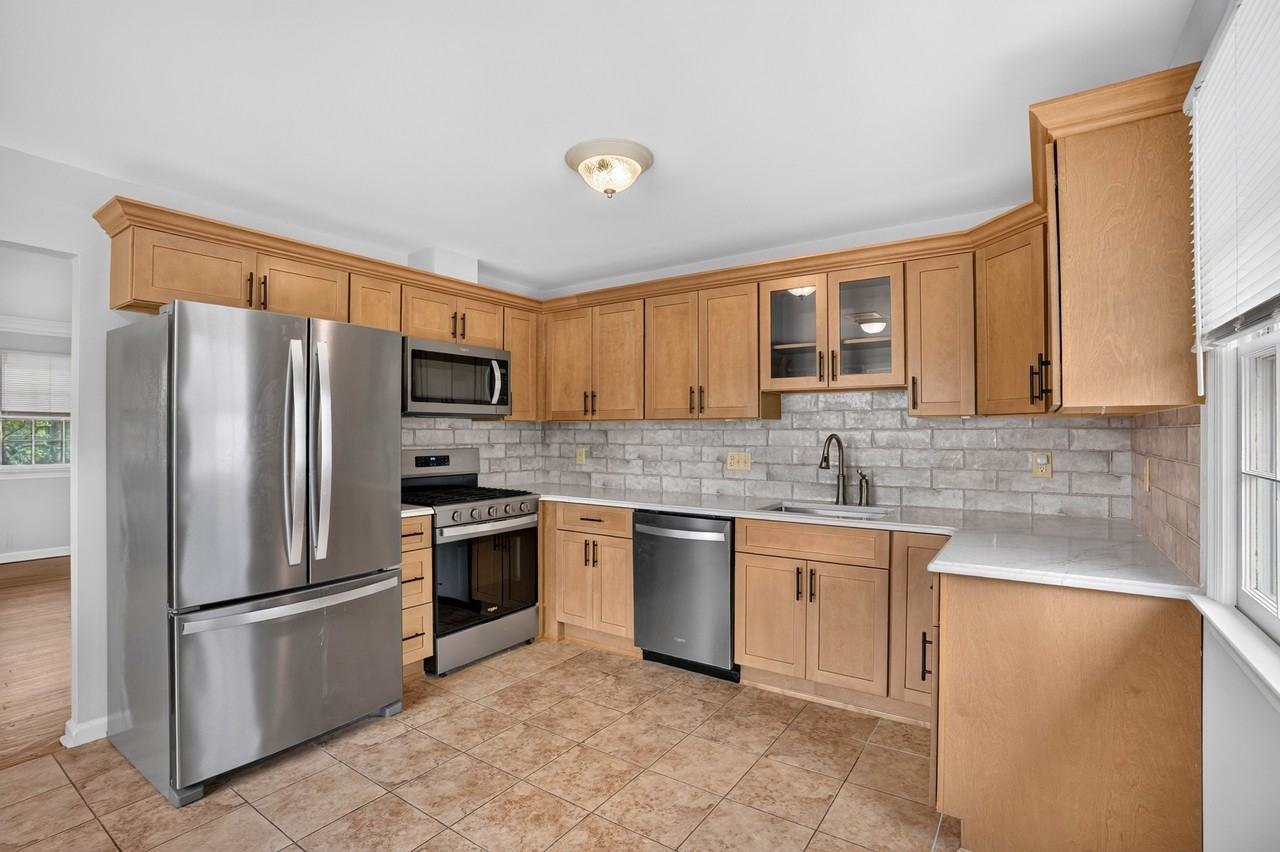 169 Mountain Ave #2ndFL - Photo 4 of 15