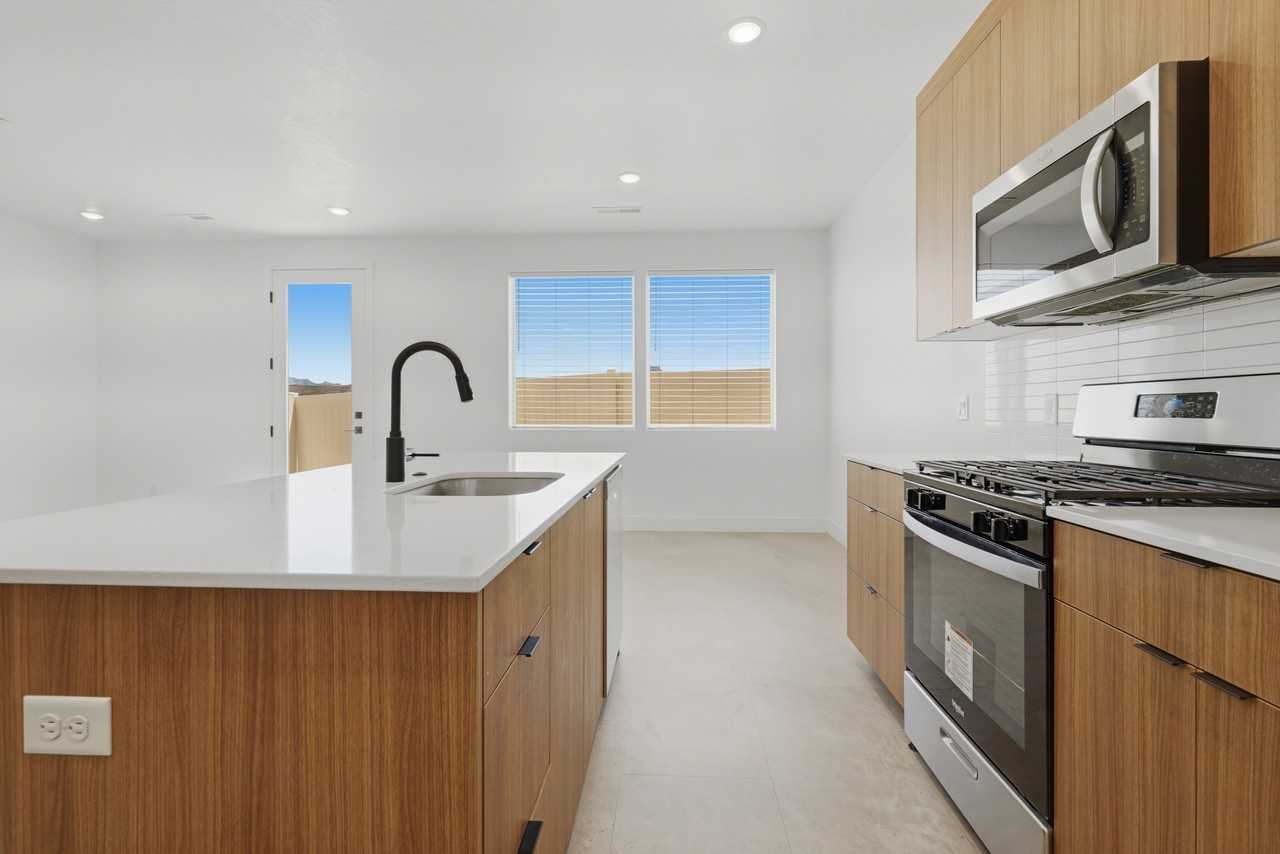 325 S 1930 W #325 - Photo 3 of 18