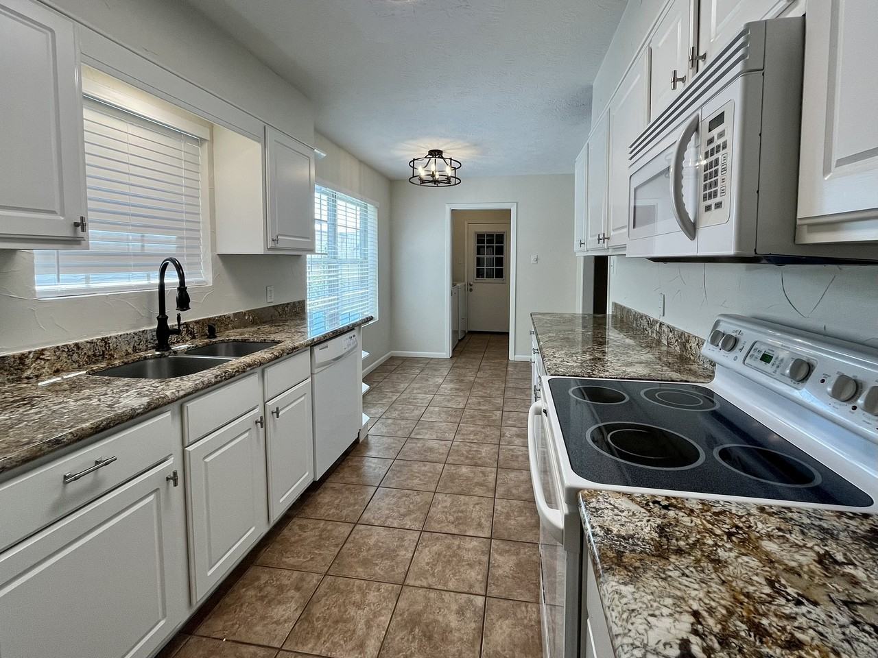 438 Georgetown St #NA - Photo 7 of 33