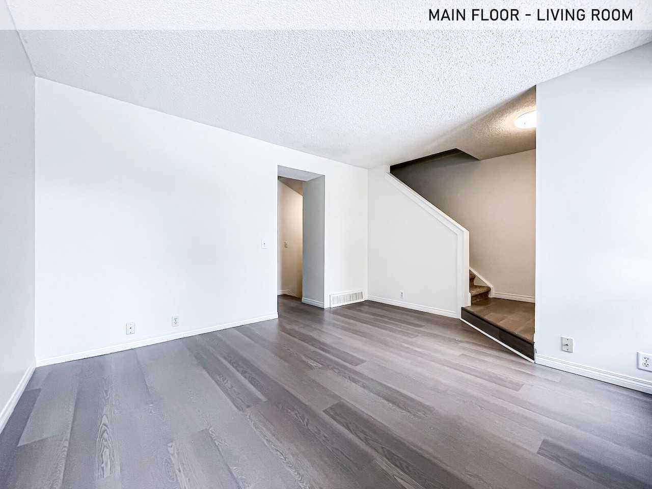 29 Woodhill Crt Sw - Photo 4 of 26