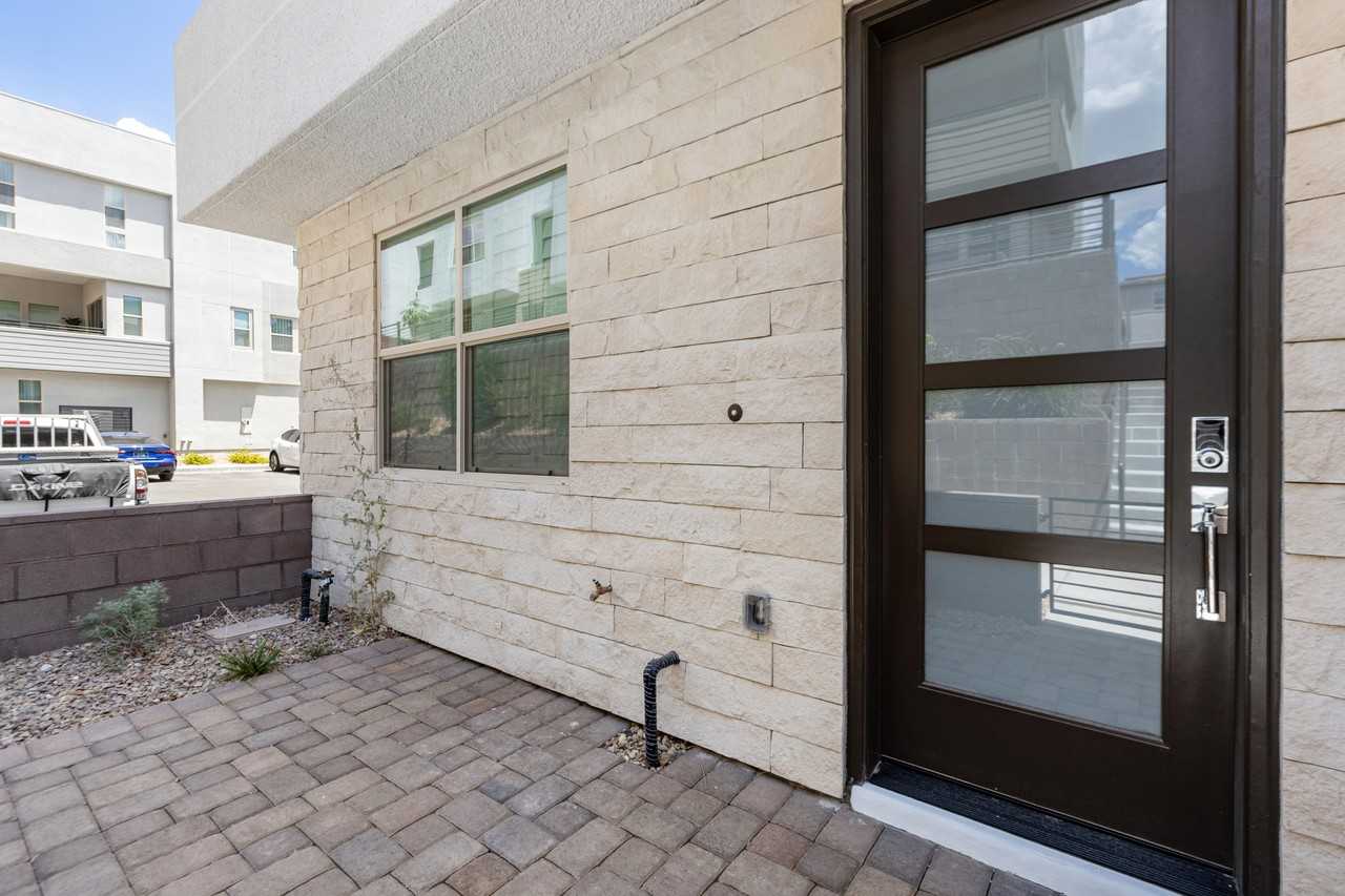 647 Spotted Falcon St - Photo 7 of 50