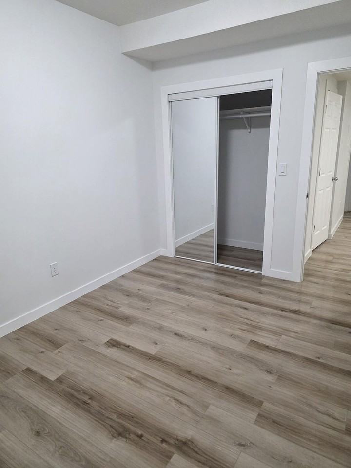 15836 19 Ave Sw - Photo 5 of 21