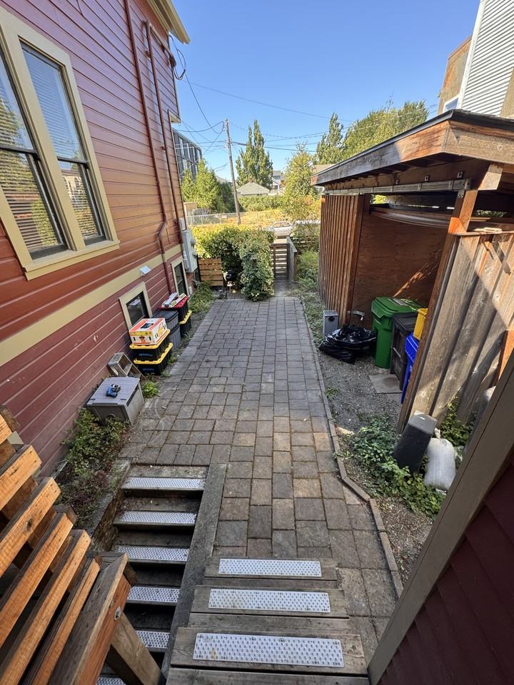 1120 Se Lincoln St #A - Photo 4 of 11
