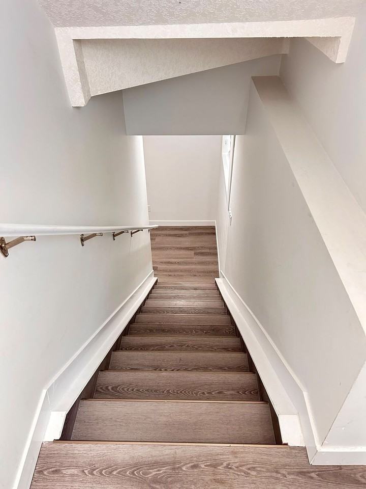 17812 58 St Nw - Photo 2 of 23