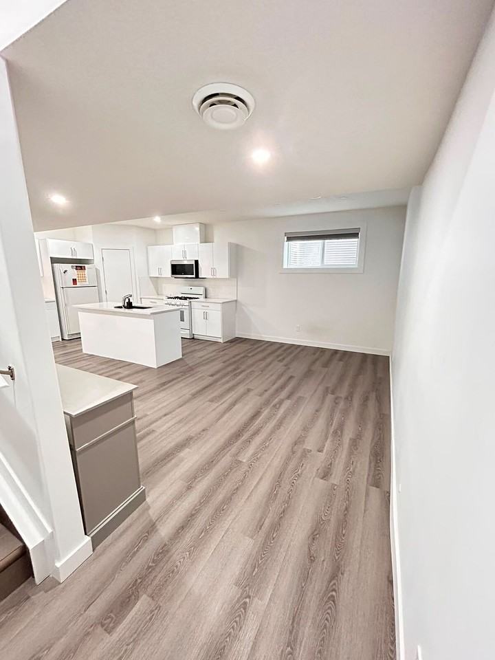 17812 58 St Nw - Photo 6 of 23