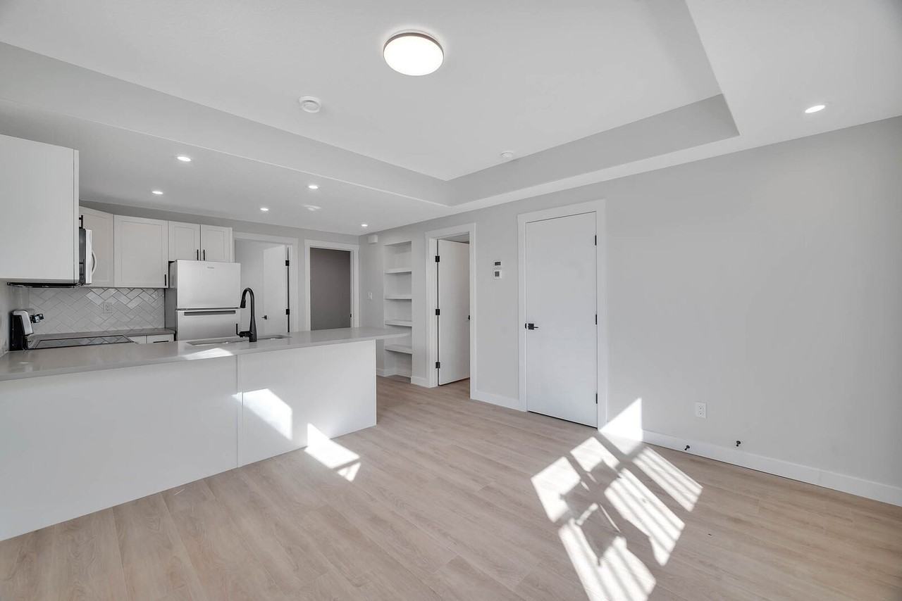 10411 161 St Nw - Photo 2 of 14