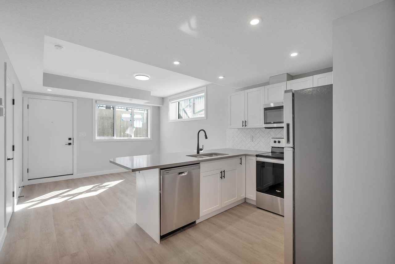 10411 161 St Nw - Photo 4 of 14