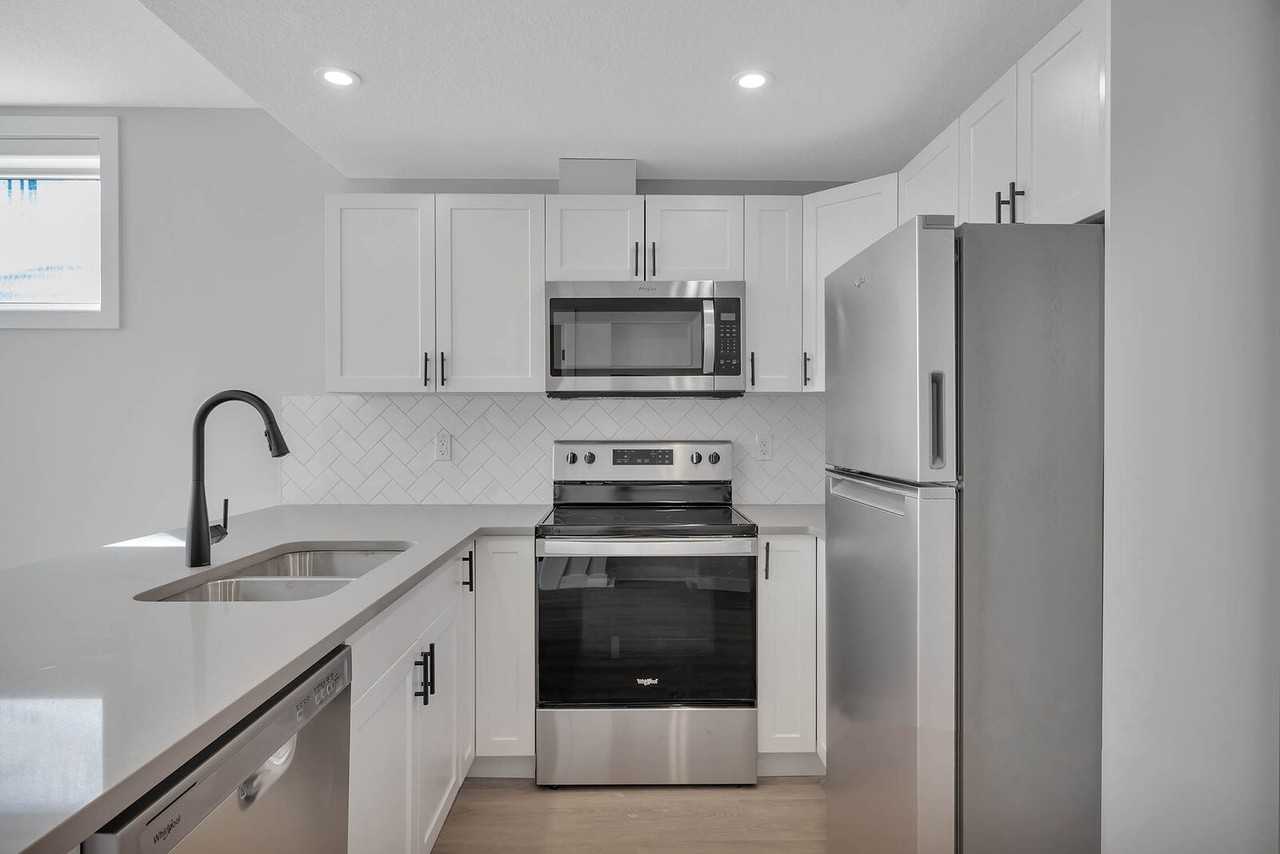 10411 161 St Nw - Photo 6 of 14