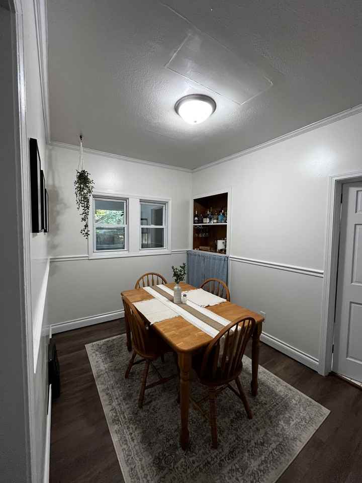 918 Clinton Ave #1 - Photo 7 of 10