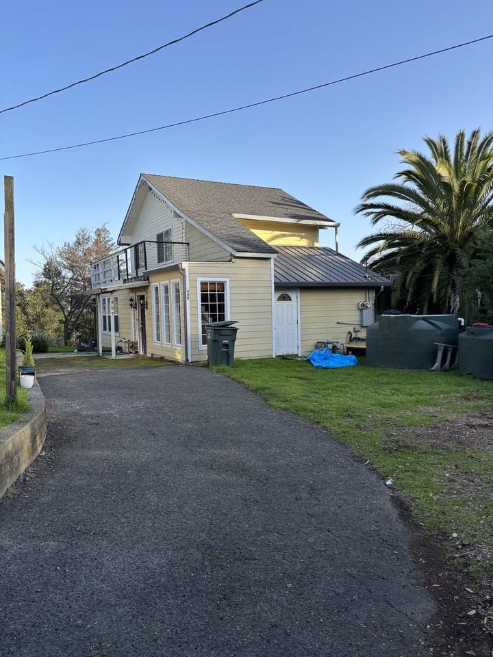 497 Gossage Ave #NA - Photo 2 of 3
