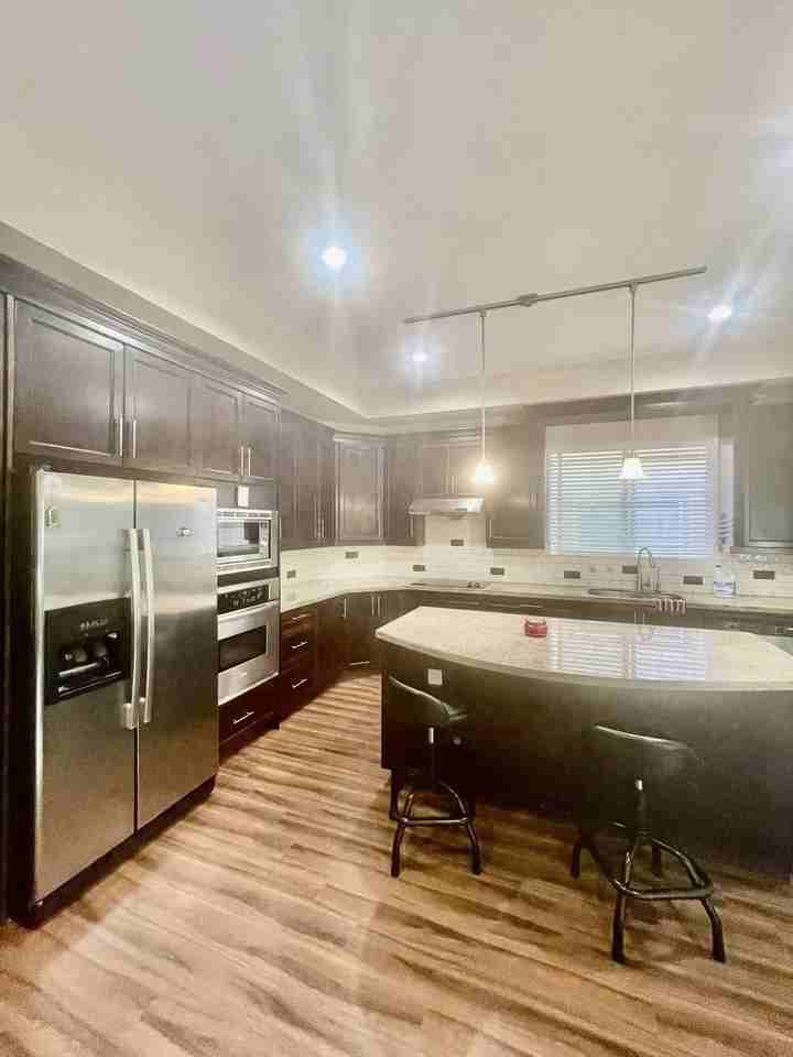 1000 Marguerite Street - Photo 4 of 24