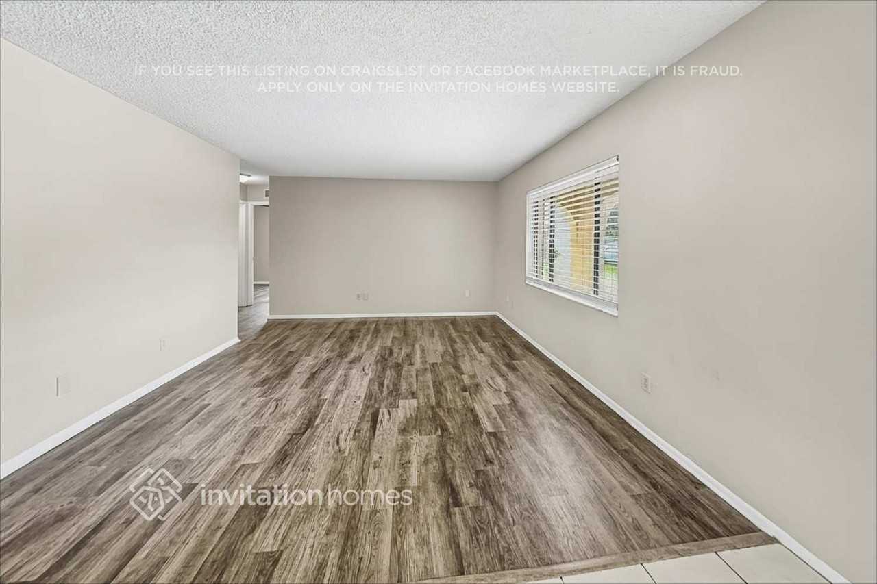 819 Centerwood Ct - Photo 4 of 18