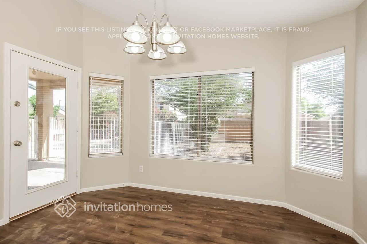 3352 E Chickadee Rd - Photo 3 of 15