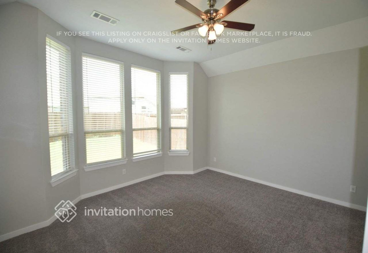 1589 Kessler Dr - Photo 5 of 8