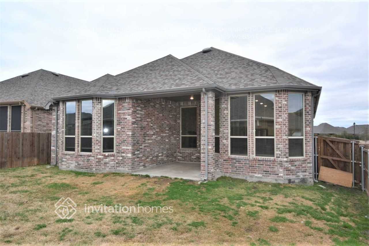 1589 Kessler Dr - Photo 7 of 8
