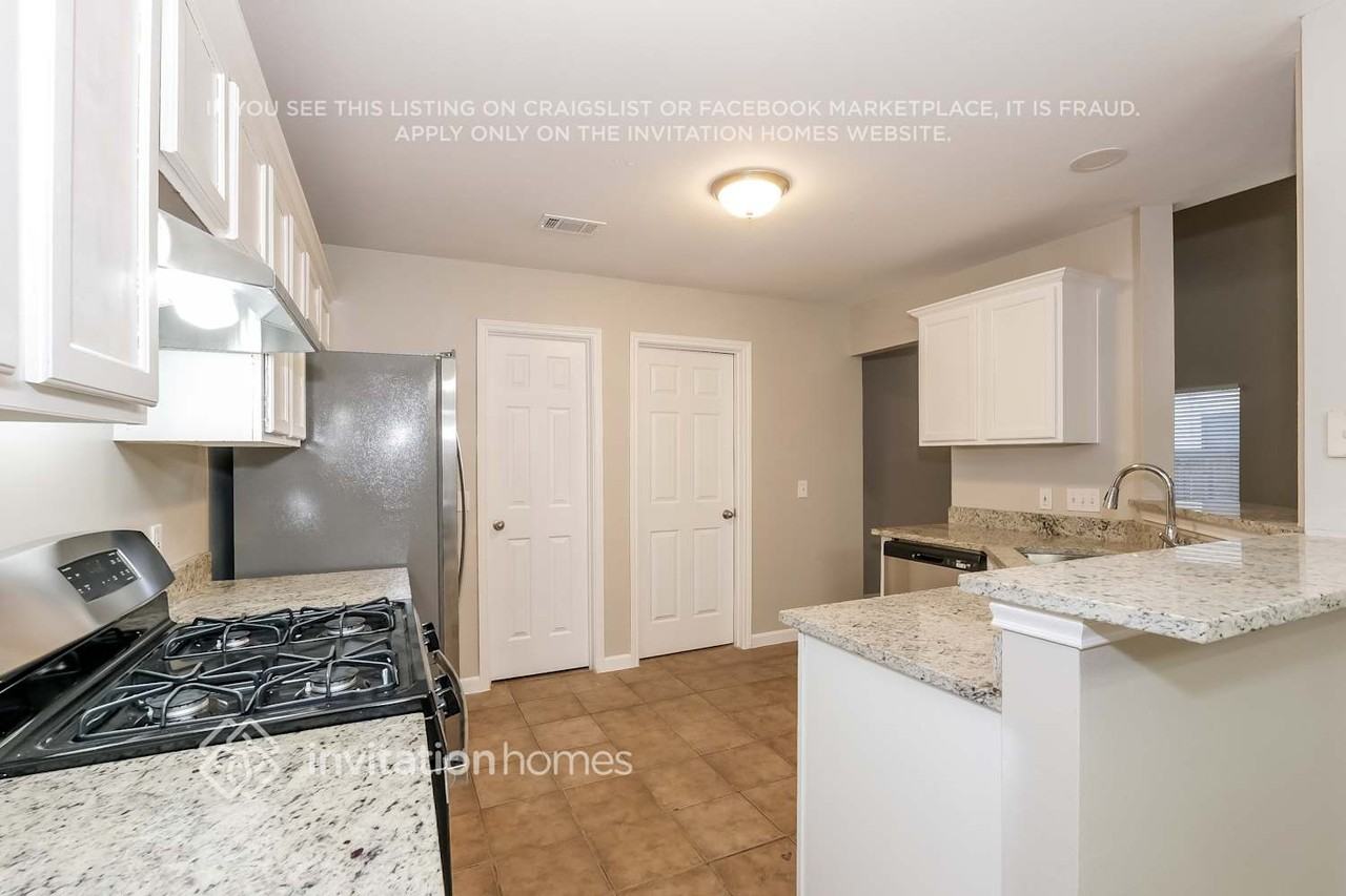 21414 Grand National Ave - Photo 4 of 14