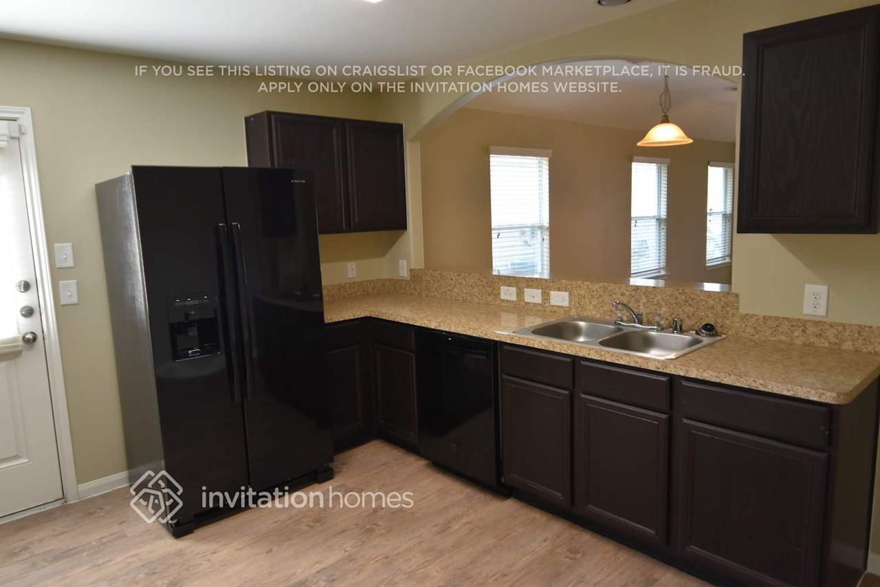 18742 N Lyford Dr - Photo 5 of 11